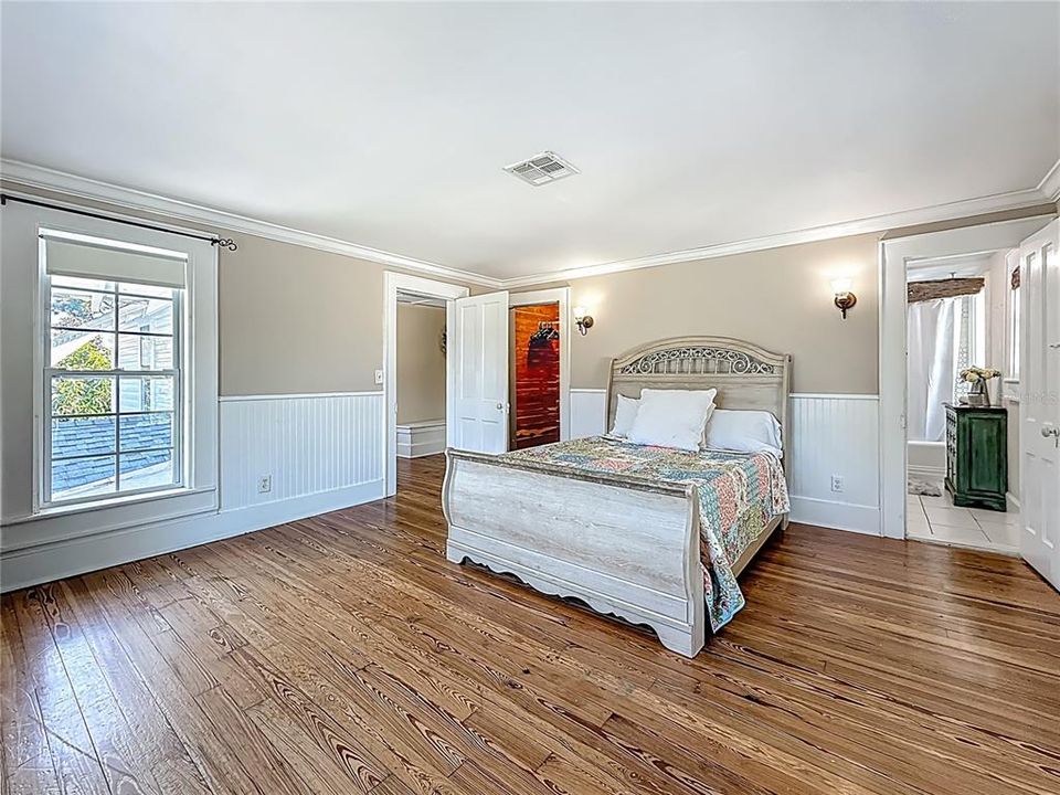 合同活跃: $595,000 (4 贝兹, 3 浴室, 3377 平方英尺)