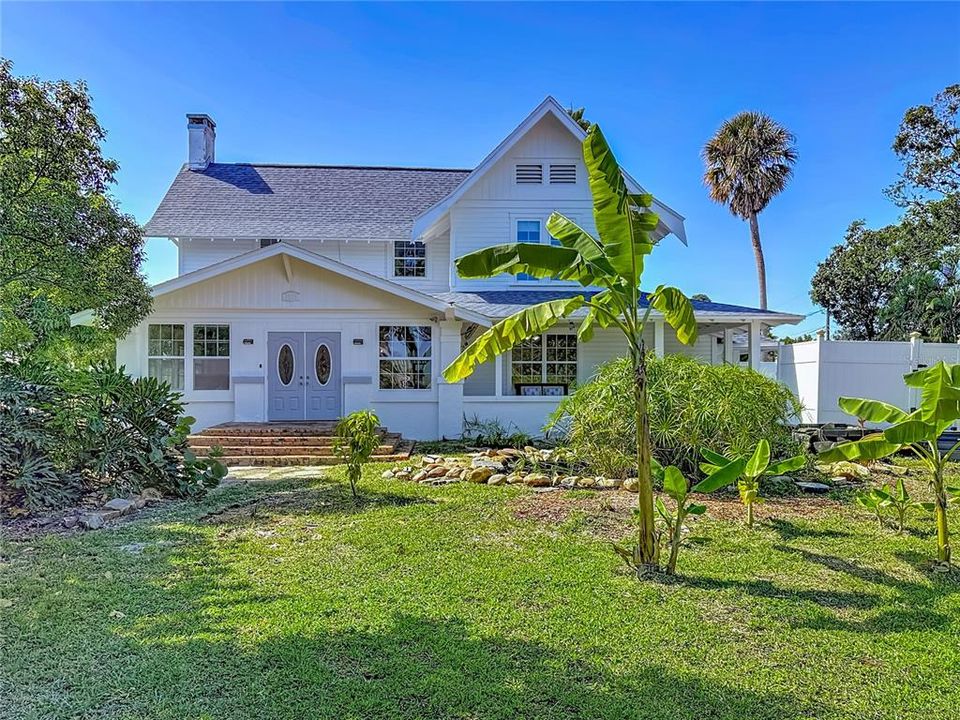 合同活跃: $595,000 (4 贝兹, 3 浴室, 3377 平方英尺)