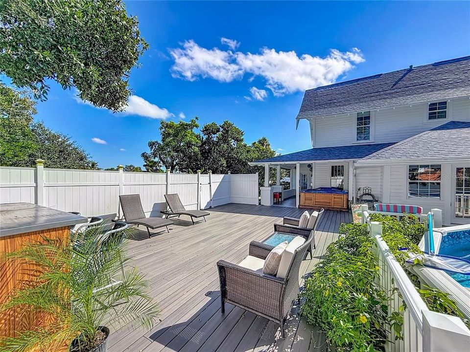 合同活跃: $595,000 (4 贝兹, 3 浴室, 3377 平方英尺)