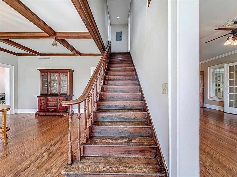 合同活跃: $595,000 (4 贝兹, 3 浴室, 3377 平方英尺)