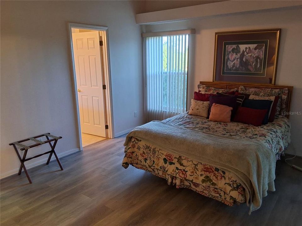 For Sale: $349,000 (2 beds, 2 baths, 1714 Square Feet)