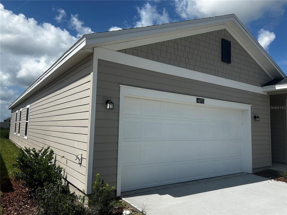 For Rent: $2,299 (3 beds, 2 baths, 2127 Square Feet)