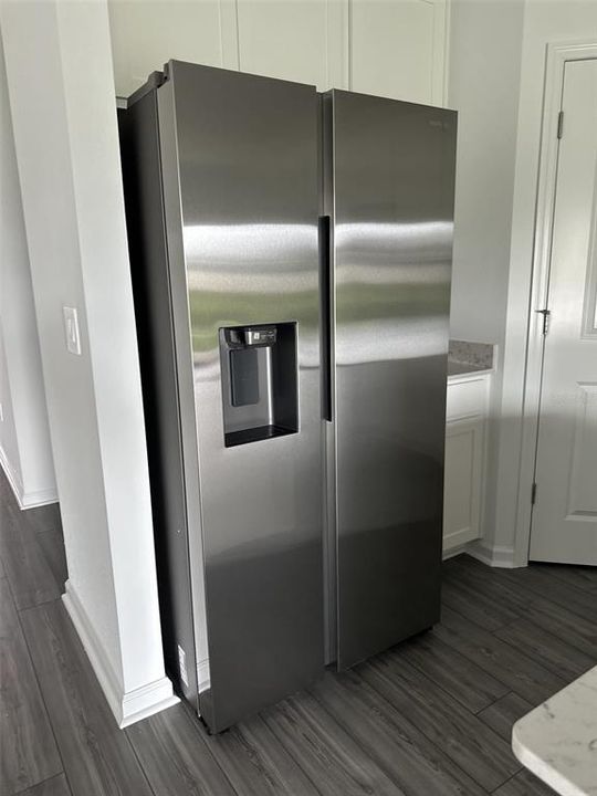 For Rent: $2,299 (3 beds, 2 baths, 2127 Square Feet)