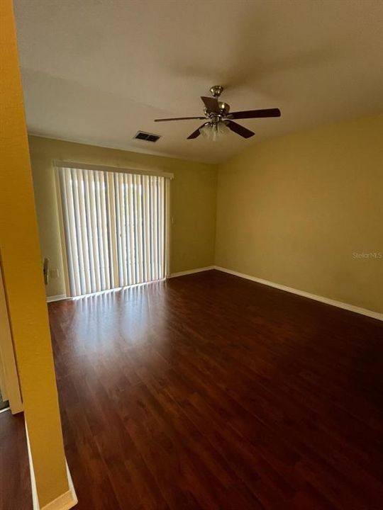 На продажу: $190,000 (1 спален, 1 ванн, 645 Квадратных фут)