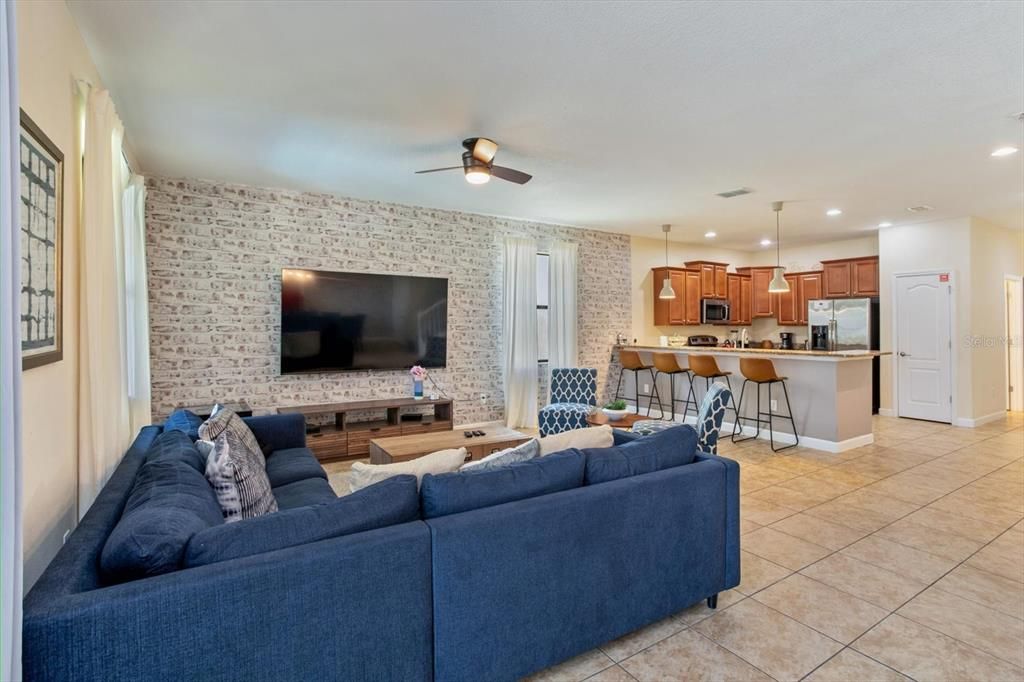 待售: $615,000 (7 贝兹, 5 浴室, 3524 平方英尺)