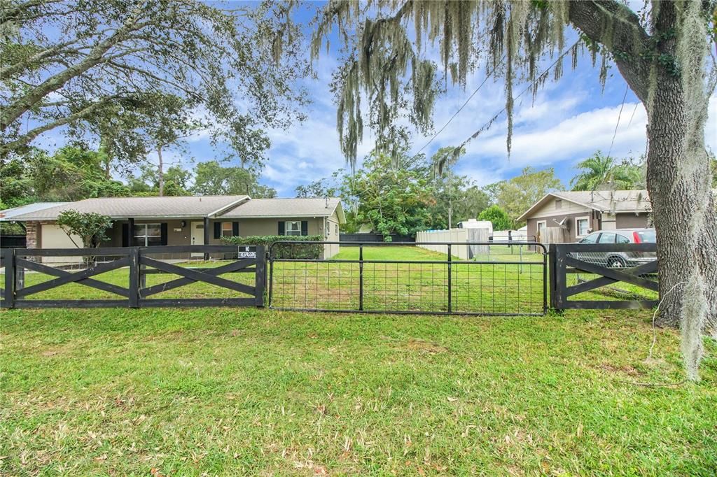 合同活跃: $295,000 (3 贝兹, 2 浴室, 1288 平方英尺)