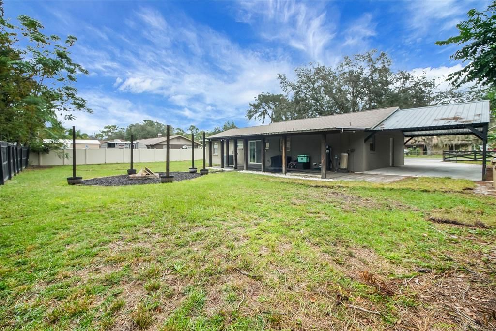 合同活跃: $295,000 (3 贝兹, 2 浴室, 1288 平方英尺)