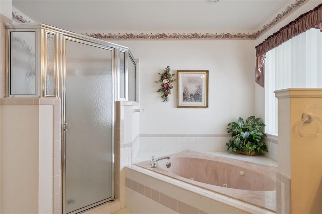 待售: $285,000 (3 贝兹, 2 浴室, 1961 平方英尺)