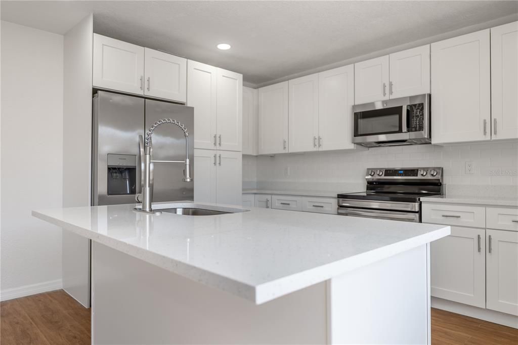 待售: $439,900 (4 贝兹, 2 浴室, 1516 平方英尺)