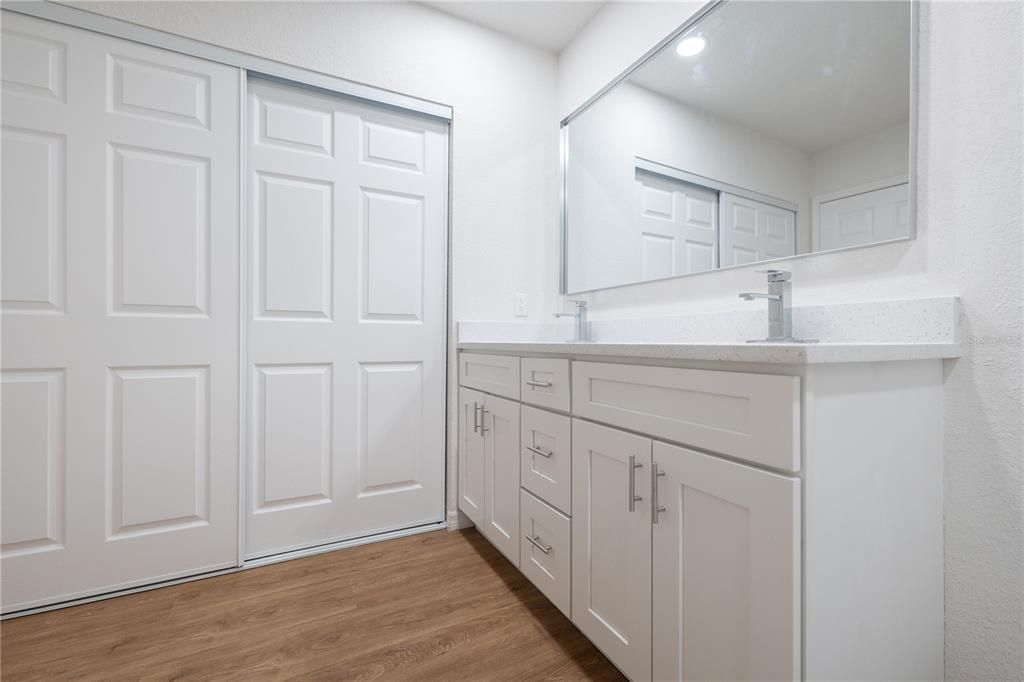 待售: $439,900 (4 贝兹, 2 浴室, 1516 平方英尺)