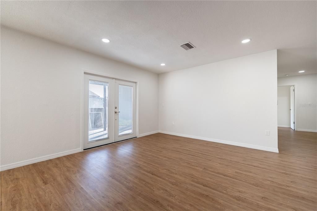 待售: $439,900 (4 贝兹, 2 浴室, 1516 平方英尺)