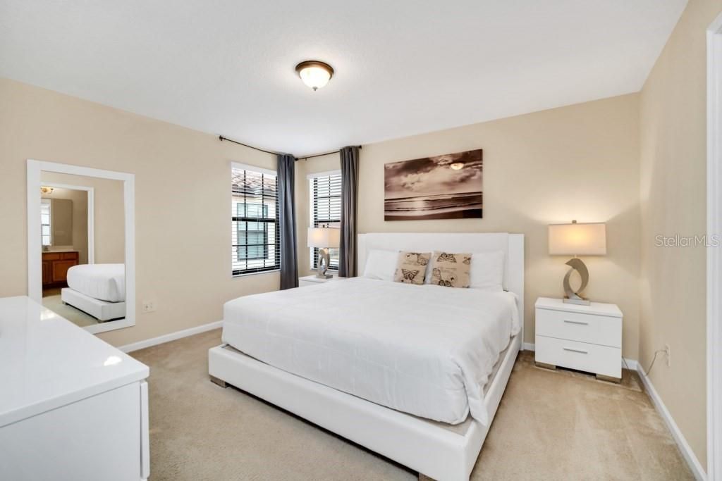 For Rent: $3,800 (6 beds, 5 baths, 2874 Square Feet)