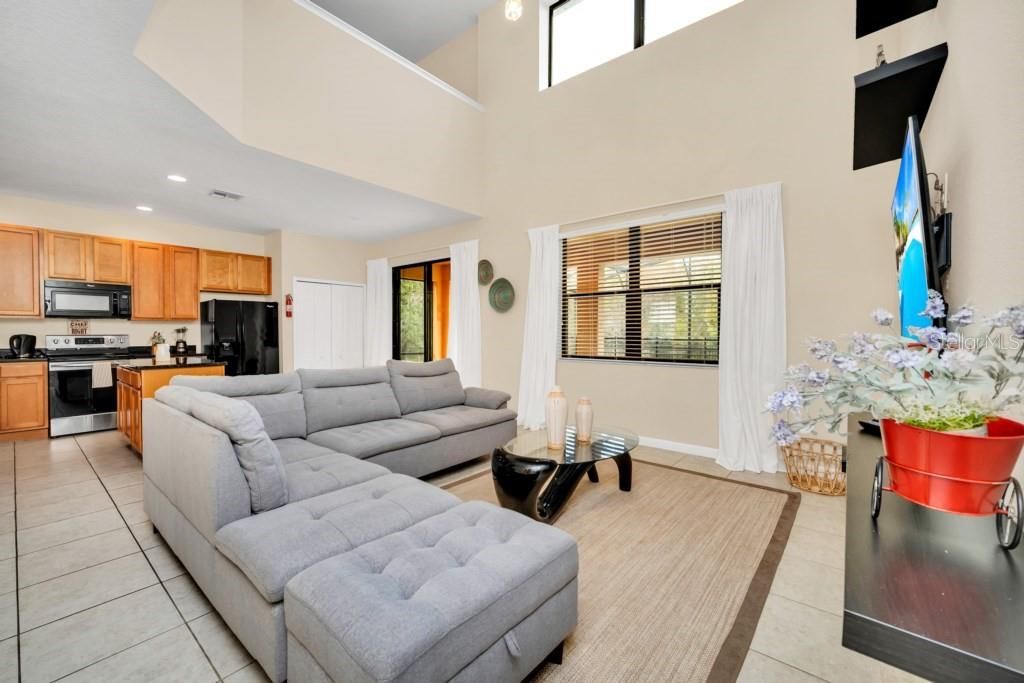 For Rent: $3,800 (6 beds, 5 baths, 2874 Square Feet)