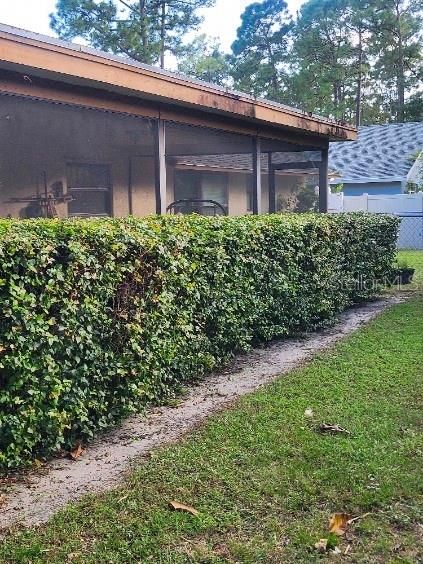 合同活跃: $579,999 (4 贝兹, 2 浴室, 2442 平方英尺)