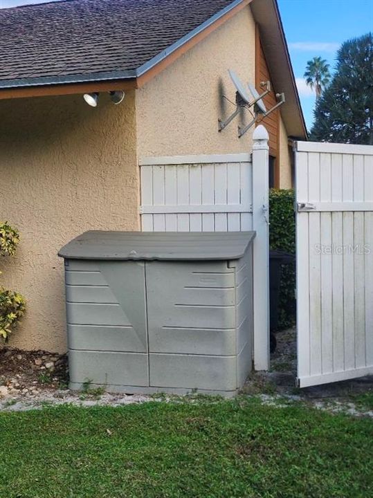 合同活跃: $579,999 (4 贝兹, 2 浴室, 2442 平方英尺)