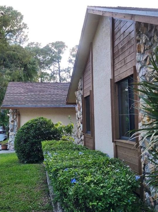 合同活跃: $579,999 (4 贝兹, 2 浴室, 2442 平方英尺)