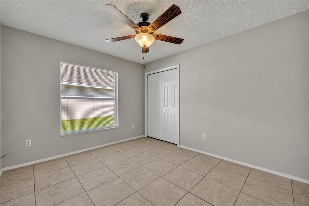 合同活跃: $394,000 (3 贝兹, 2 浴室, 1511 平方英尺)