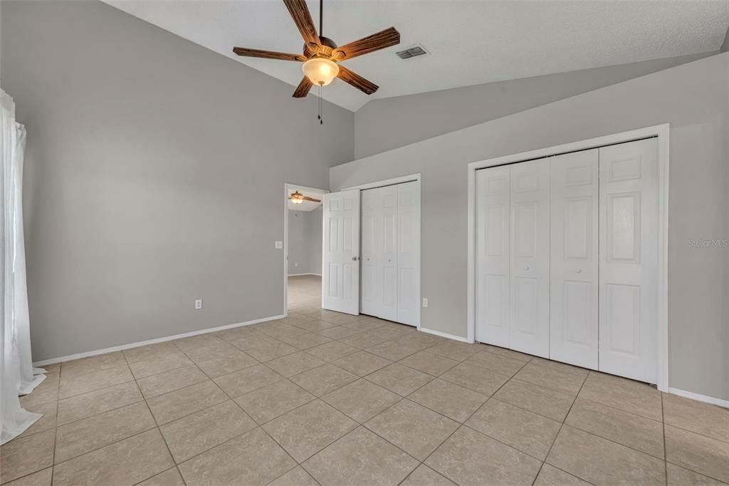 合同活跃: $394,000 (3 贝兹, 2 浴室, 1511 平方英尺)