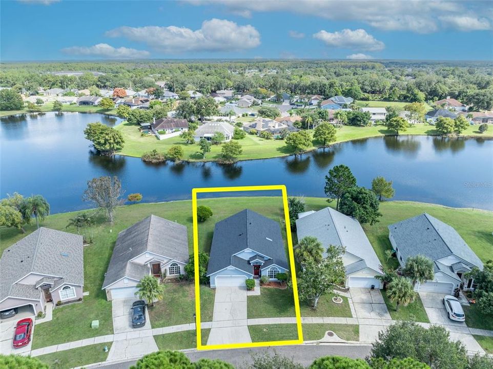 合同活跃: $394,000 (3 贝兹, 2 浴室, 1511 平方英尺)