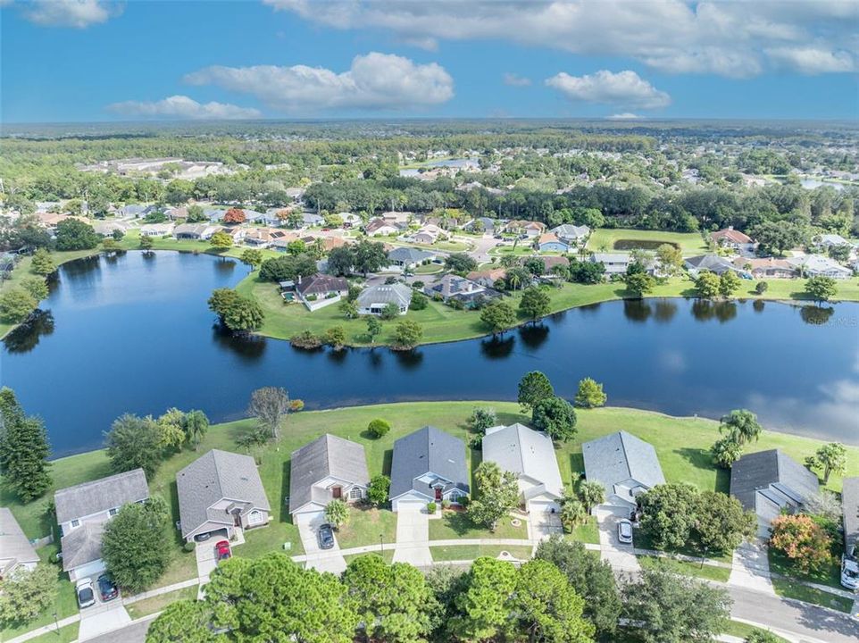 合同活跃: $394,000 (3 贝兹, 2 浴室, 1511 平方英尺)