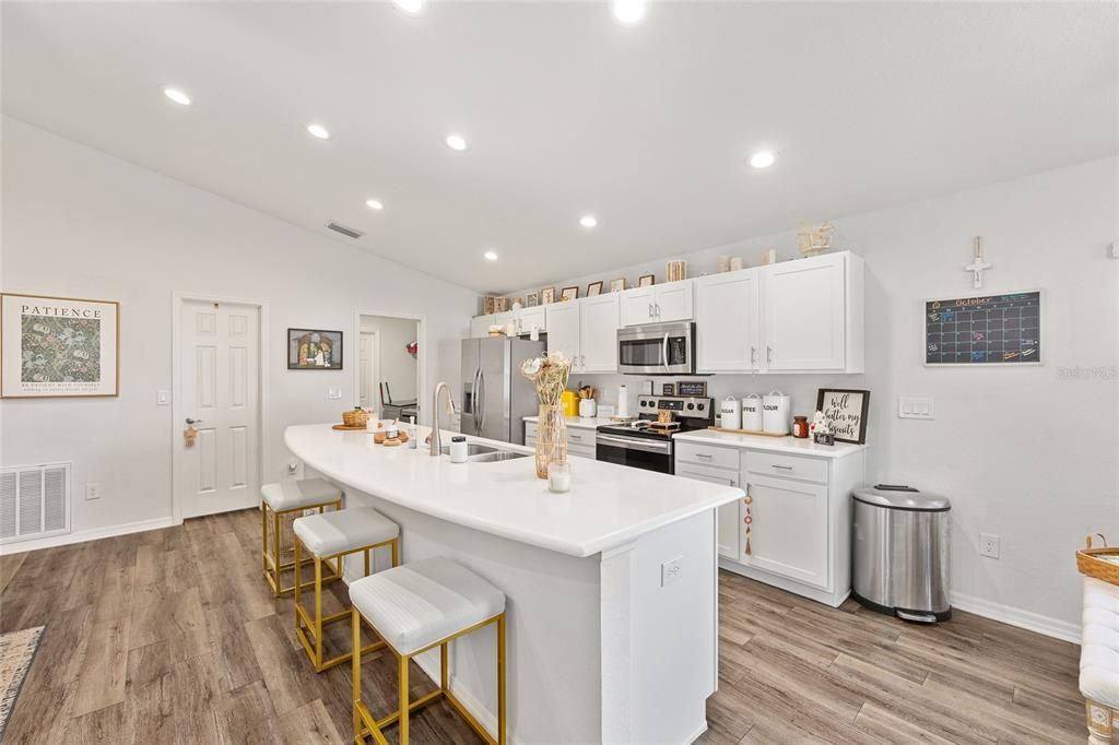 Active With Contract: $314,900 (4 beds, 2 baths, 1725 Square Feet)