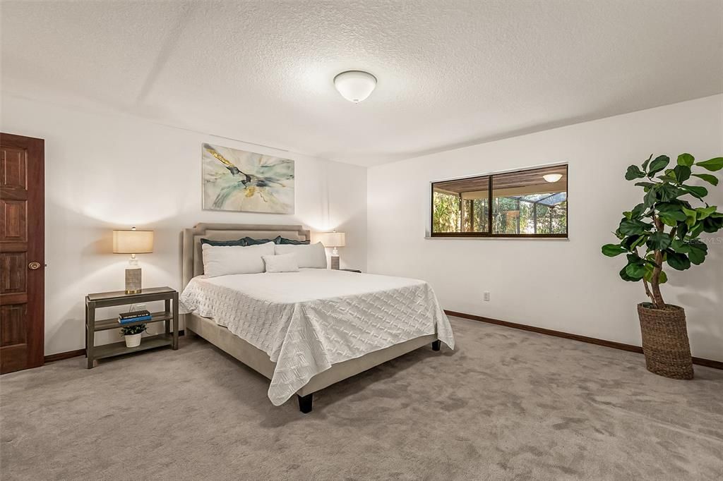 Под контрактом: $425,000 (4 спален, 3 ванн, 2273 Квадратных фут)