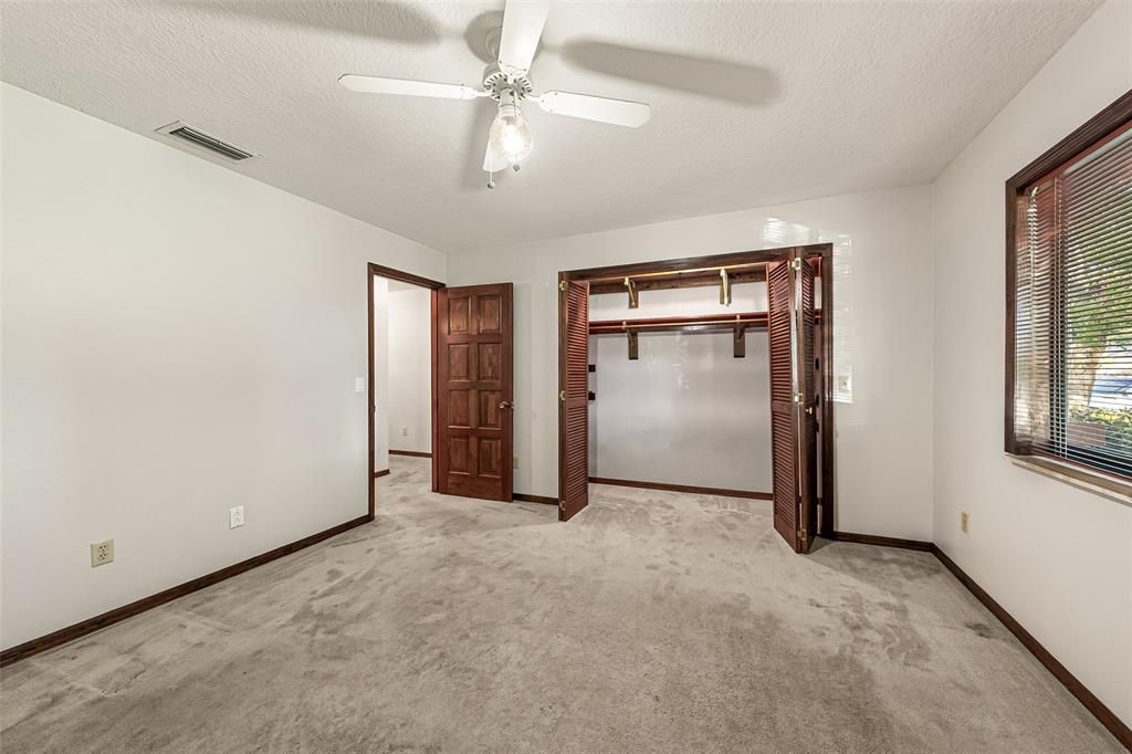 Под контрактом: $425,000 (4 спален, 3 ванн, 2273 Квадратных фут)