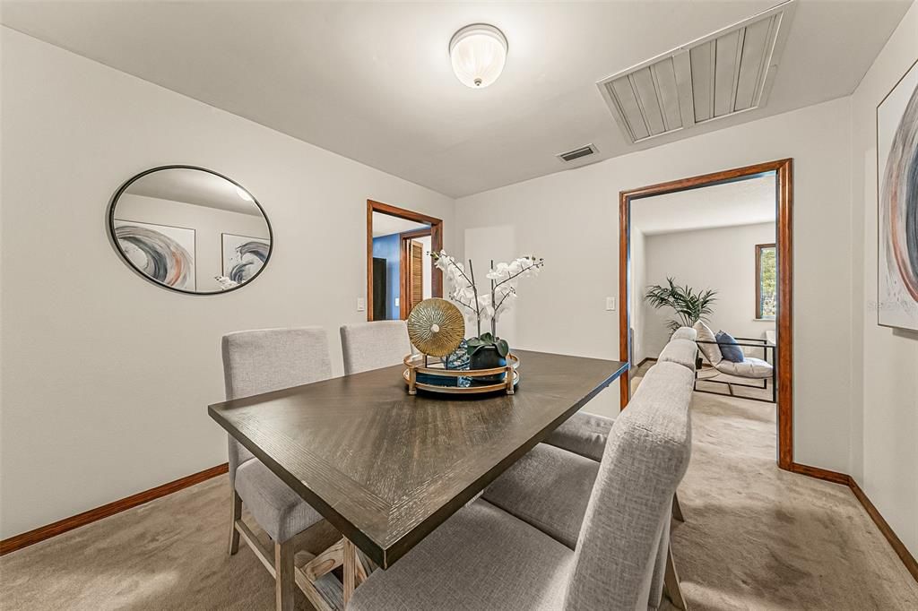 Под контрактом: $425,000 (4 спален, 3 ванн, 2273 Квадратных фут)