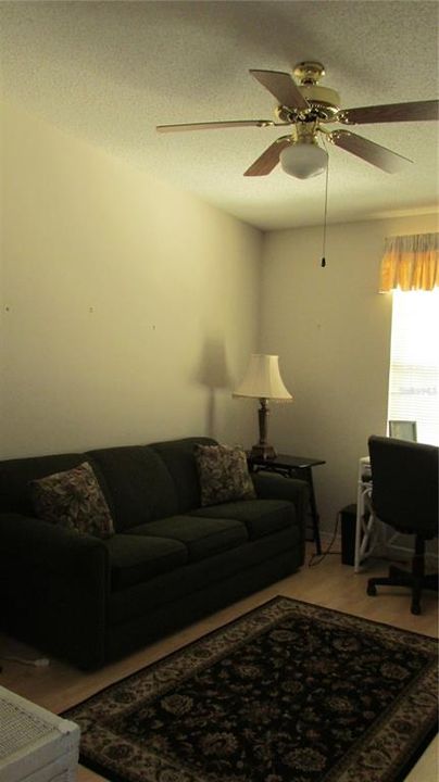 На продажу: $169,900 (2 спален, 2 ванн, 1040 Квадратных фут)