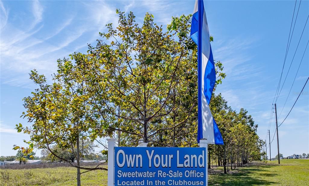 На продажу: $169,900 (2 спален, 2 ванн, 1040 Квадратных фут)