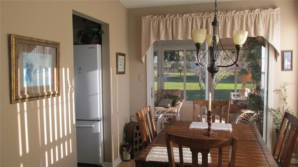 На продажу: $169,900 (2 спален, 2 ванн, 1040 Квадратных фут)