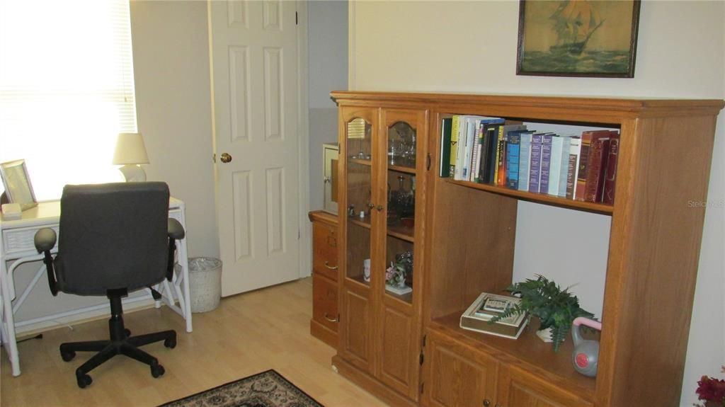 На продажу: $169,900 (2 спален, 2 ванн, 1040 Квадратных фут)