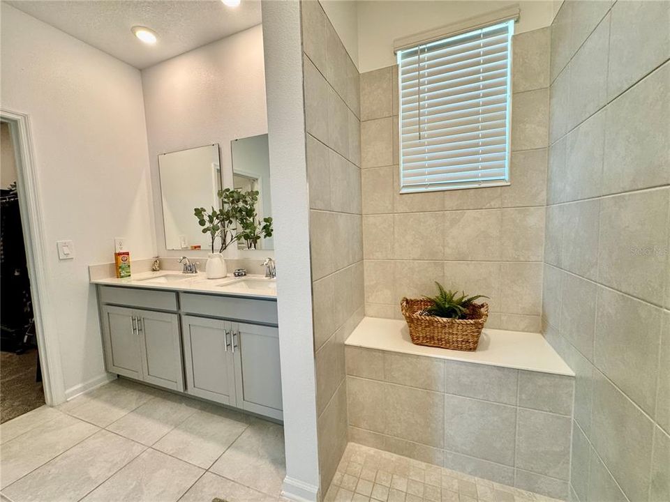 For Rent: $3,200 (4 beds, 3 baths, 2274 Square Feet)