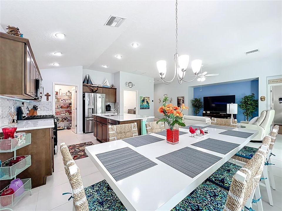 En Venta: $418,000 (3 camas, 2 baños, 1459 Pies cuadrados)