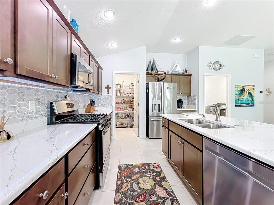 En Venta: $418,000 (3 camas, 2 baños, 1459 Pies cuadrados)