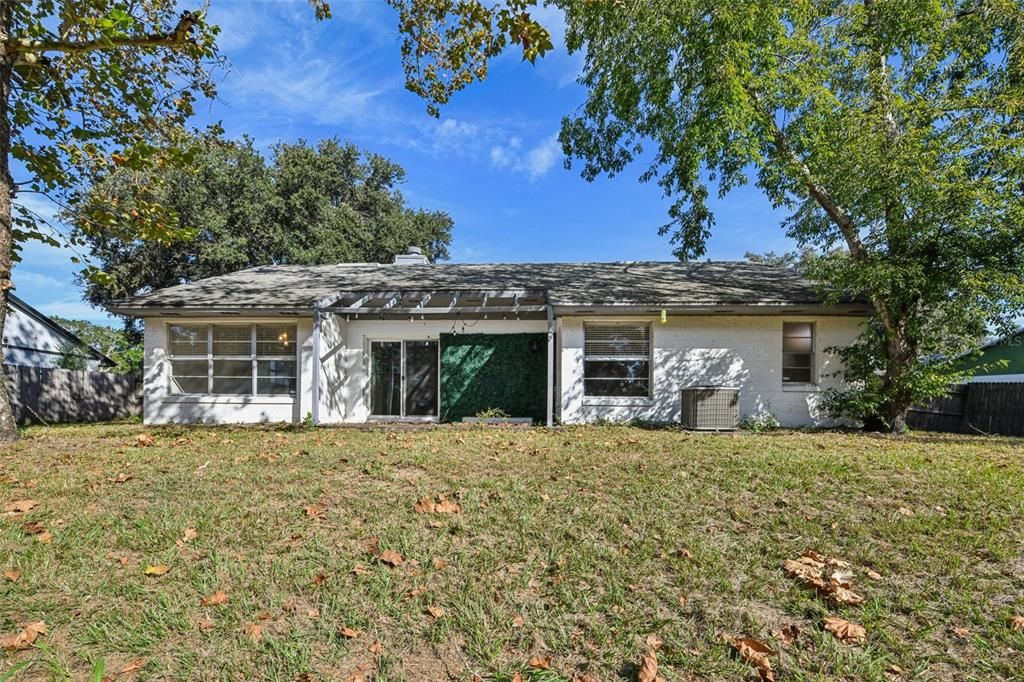 Active With Contract: $275,000 (2 beds, 2 baths, 1277 Square Feet)