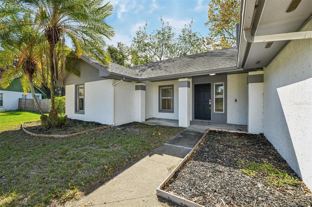 Active With Contract: $275,000 (2 beds, 2 baths, 1277 Square Feet)