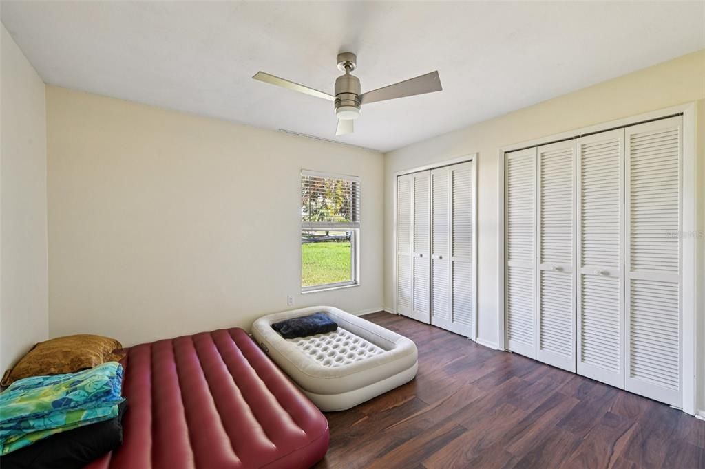 Active With Contract: $275,000 (2 beds, 2 baths, 1277 Square Feet)