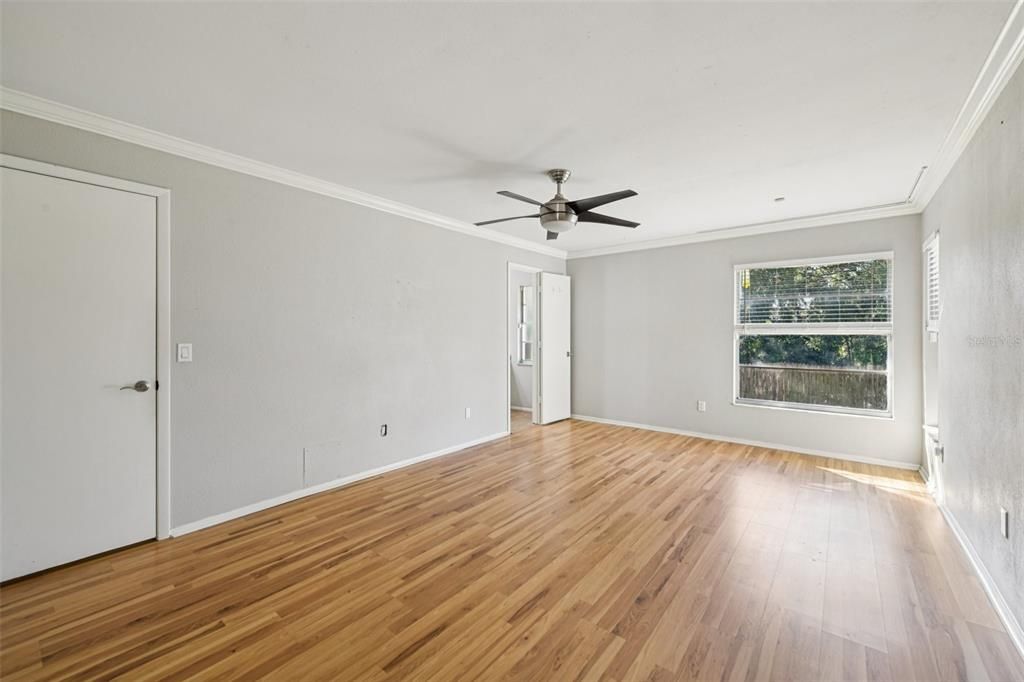 Active With Contract: $275,000 (2 beds, 2 baths, 1277 Square Feet)