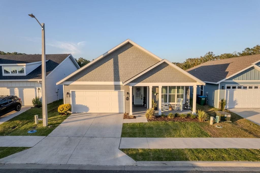 For Sale: $309,990 (3 beds, 2 baths, 1457 Square Feet)