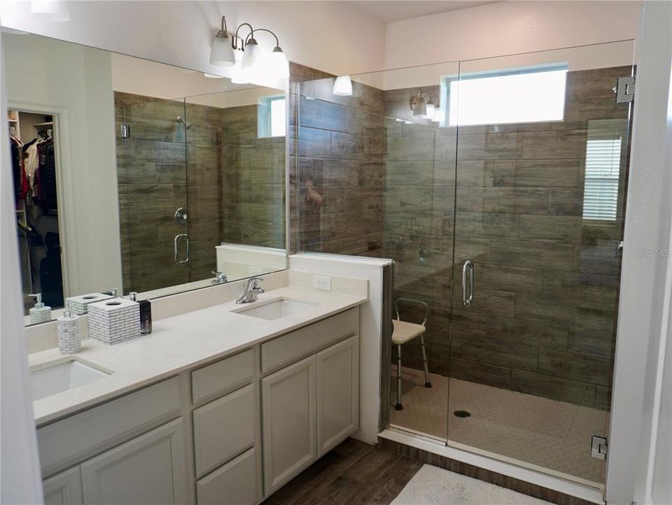 For Sale: $569,900 (4 beds, 3 baths, 2416 Square Feet)