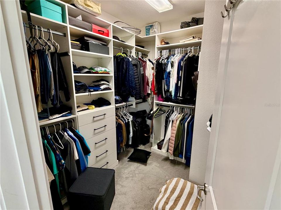 For Sale: $569,900 (4 beds, 3 baths, 2416 Square Feet)