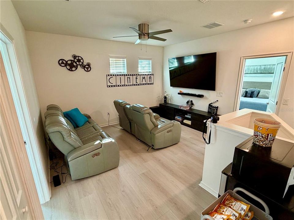 For Sale: $569,900 (4 beds, 3 baths, 2416 Square Feet)