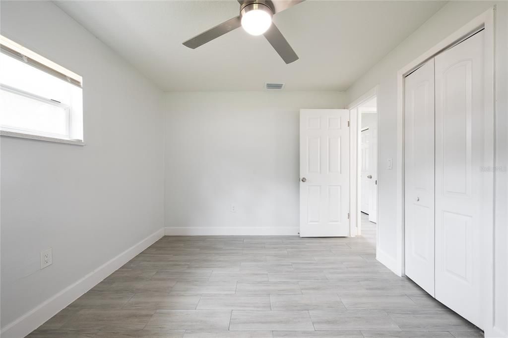 Под контрактом: $429,900 (4 спален, 2 ванн, 1766 Квадратных фут)