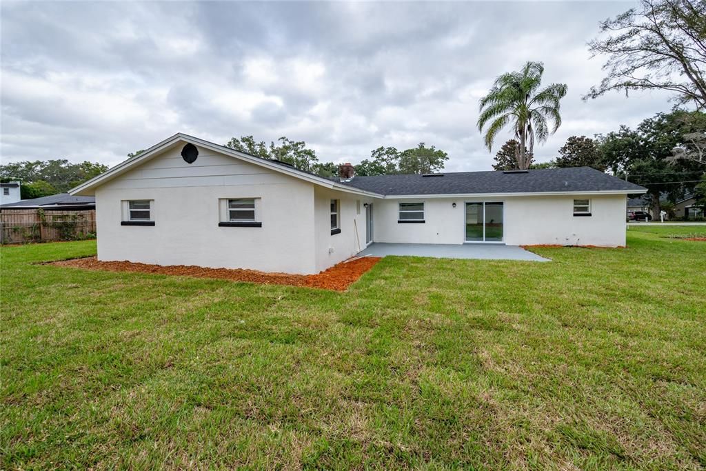 Под контрактом: $429,900 (4 спален, 2 ванн, 1766 Квадратных фут)