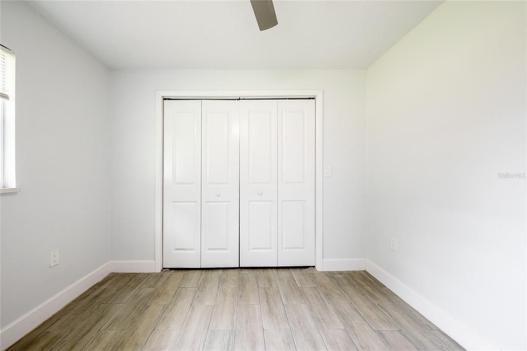 Под контрактом: $429,900 (4 спален, 2 ванн, 1766 Квадратных фут)