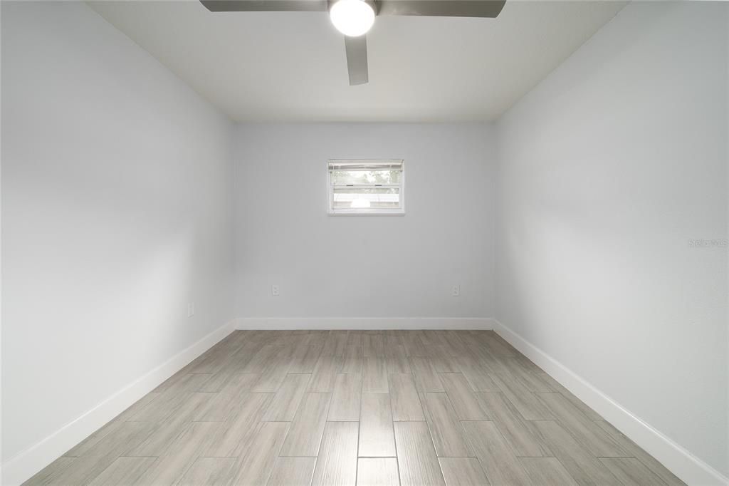 Под контрактом: $429,900 (4 спален, 2 ванн, 1766 Квадратных фут)