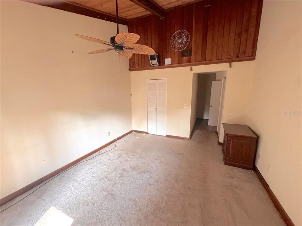 For Sale: $126,500 (3 beds, 2 baths, 1379 Square Feet)
