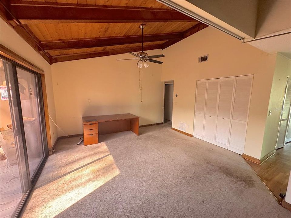 For Sale: $126,500 (3 beds, 2 baths, 1379 Square Feet)