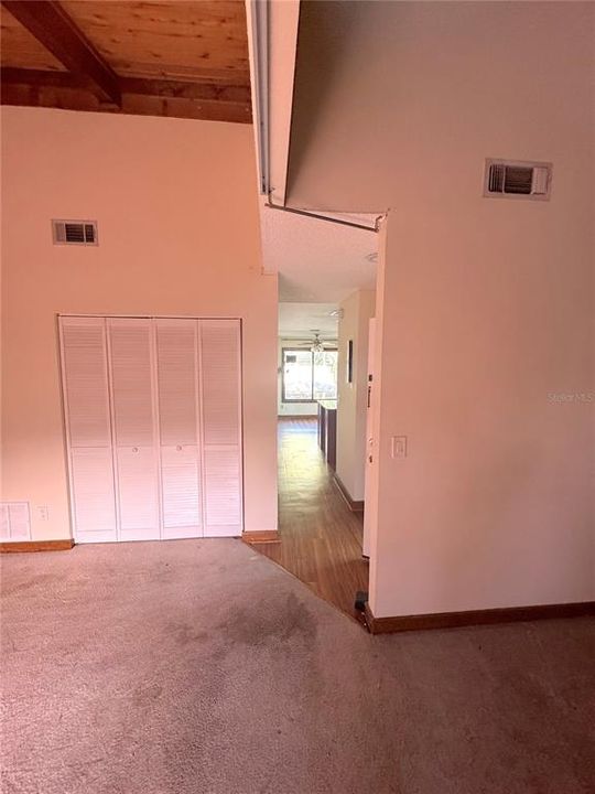 For Sale: $126,500 (3 beds, 2 baths, 1379 Square Feet)